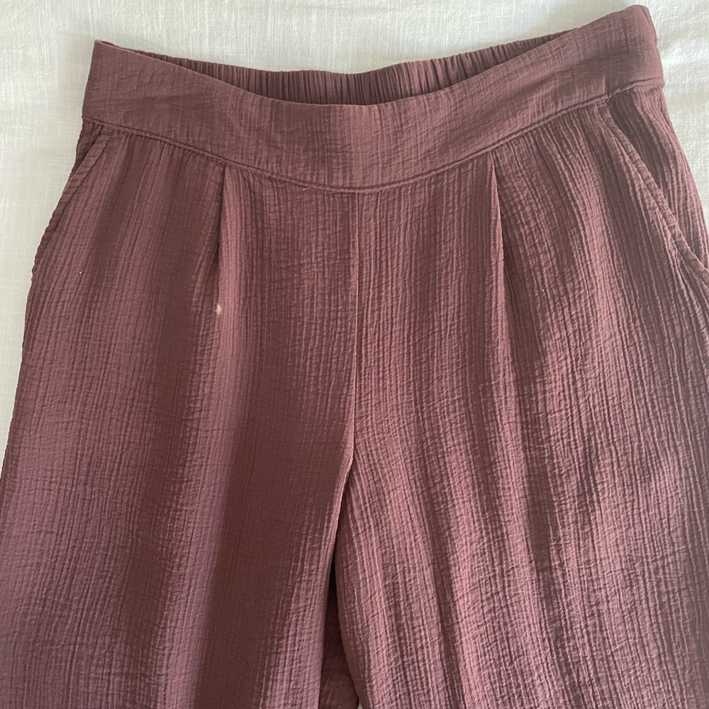 Textured brown pants